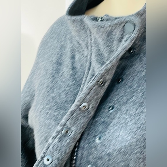 Gray Button-Up Cropped Jacket, NEW CONDITION SIZE SMALL, WARM - Picture 9 of 12